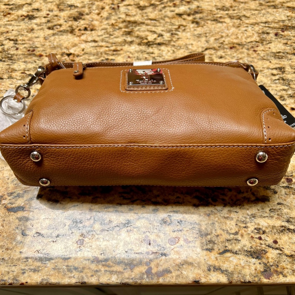 Tignanello Brown Pebbled Leather Shoulder Bag NWT Cognac Silver Hardware - Picture 4 of 7
